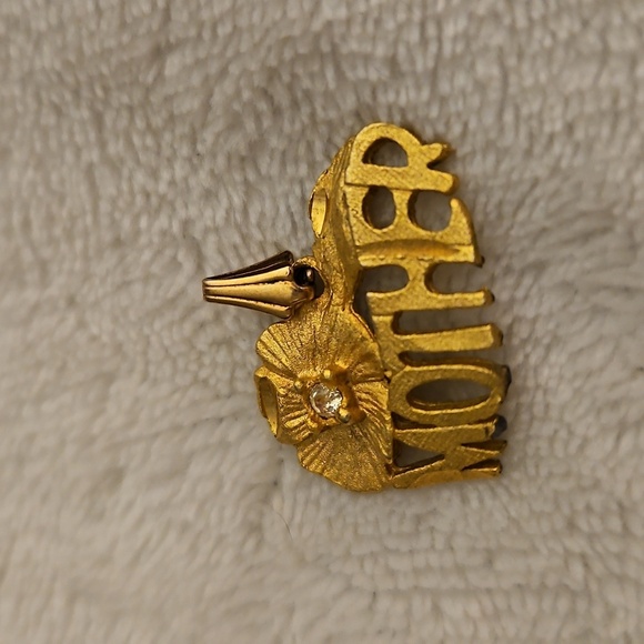 Vintage Estate Mother Floral Crystal Pendant - Picture 2 of 4